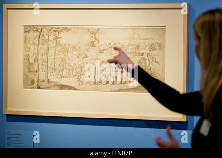 Norimberga, Germania. Xvi Feb, 2016. Il disegno 'corteo nuziale della chiesa" (ca. 1596) di Pieter Brueghel il Giovane è in mostra nella mostra speciale "dutch disegni, ' come curatore (R) fornisce spiegazioni al Germanico Museo Nazionale di Norimberga, Germania, 16 febbraio 2016. Il museo sarà vetrina 80 disegni di artisti olandesi dal XV al XVIII secolo, alcuni dei quali saranno sul display per uso pubblico per la prima volta durante la mostra speciale, che durerà fino al 22 maggio. Foto: DANIEL KARMANN/dpa/Alamy Live News Foto Stock