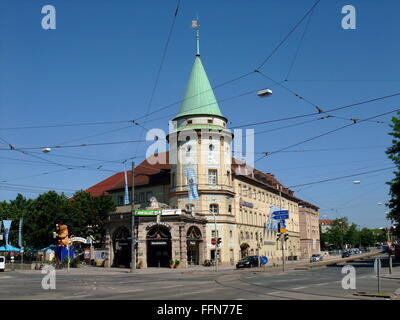 Geografia / viaggi, in Germania, in Baviera, Monaco di Baviera, gastronomia, Stigelmayerplatz con casa Löwenbräu, Additional-Rights-Clearance-Info-Not-Available Foto Stock