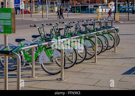 Quota di città delle Biciclette Foto Stock