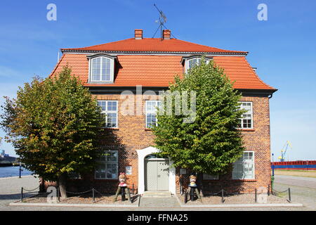 Geografia / viaggi, Germania,Meclemburgo-Pomerania occidentale, Wismar, Am Hafen, Tree House, Additional-Rights-Clearance-Info-Not-Available Foto Stock