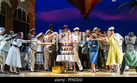 Leeds, Regno Unito. Il 15 febbraio 2016. Opera North in prove abito per 'L'elisir d'amore" di Donizetti, diretta da Daniel Slater, apertura Febbraio 17th. Credito: Jeremy Abrahams / Alamy Live News Foto Stock