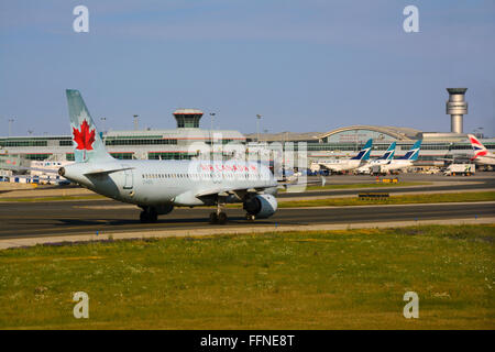 Air Canada velivolo all'Aeroporto Pearson di Toronto, Canada Foto Stock