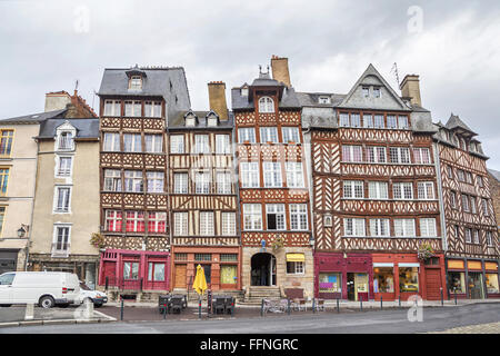 Vecchio a struttura mista in legno e muratura edifici di Rennes, Brittany, Francia Foto Stock
