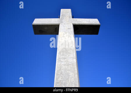 Croce sul monte Filerimos si trova nella parte orientale del Mar Egeo, Rodi, Dodecanesse, Grecia Foto Stock