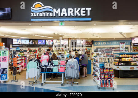 Florida South, Canoe Creek, Service Plaza, sosta per il riposo, interno, minimarket, articoli da regalo, souvenir, shopping shopper shopping negozi, mercato del mercato Foto Stock