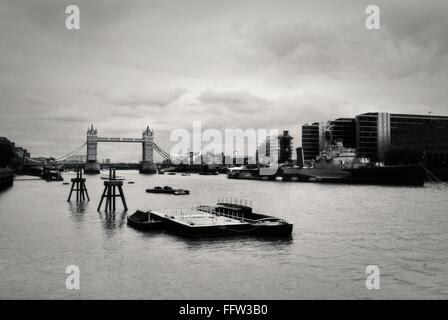 Londra - 04/05/2009 - Regno Unito / Inghilterra / Londra - Tower Bridge - Sandrine Huet / Le Pictorium Foto Stock
