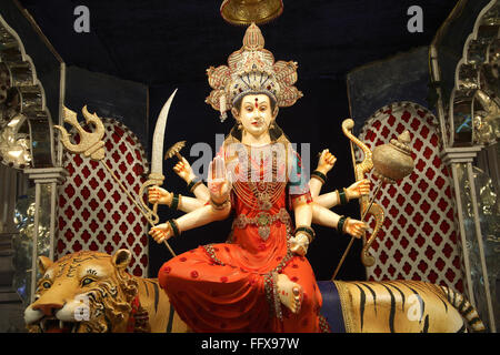 Navaratri dandiya garba Festival , Processione di Ma Ambadevi , Bhavani Devi da Kalwa Tembhi Naka Thane Maharashtra Foto Stock