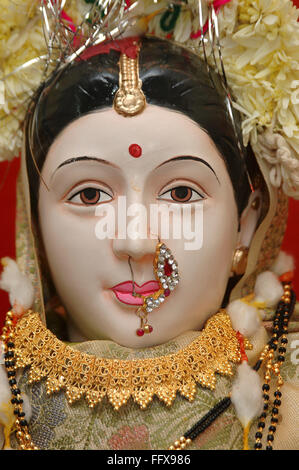 Idolo di dea Gauri durante Ganesh ganpati Festival , Thane , Maharashtra , India Foto Stock