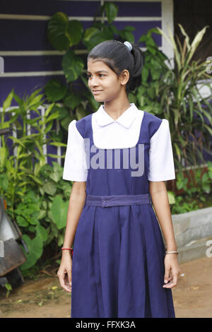 Scuola andando ragazza , Maharashtra , India Signor#703Z Foto Stock