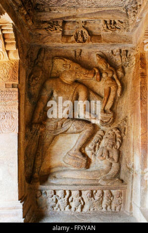 Templi rupestri di Badami Chalukyan re Mangalesa 593 610 A.D , Karnataka , India Heritage Foto Stock