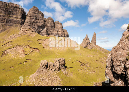 Il Storr rocce sulla isola di Skye. Foto Stock