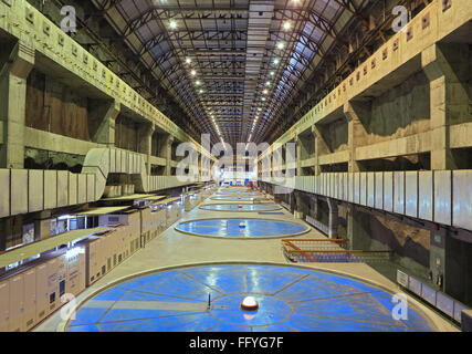 Interno della metropolitana hydro power house in colonia kevadia ; Gujarat ; India Foto Stock