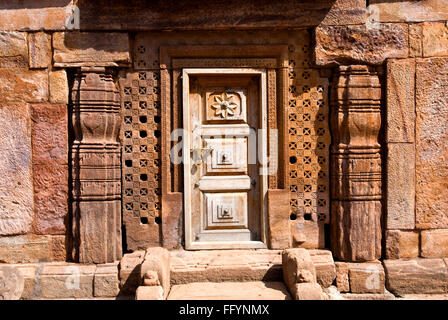 Bhutanatha porta del tempio , Badami , Karnataka , India Foto Stock