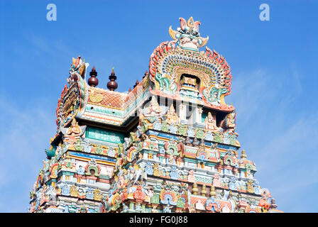 Gopuram riccamente decorata con figure in stucco gateway impressionante Sri Ranganathswami tempio Srirangam Tiruchirapalli Tamil Nadu Foto Stock