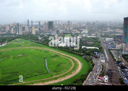 Vista aerea di worli e Lower Parel con mahalaxmi race course ; Mumbai Bombay ; Maharashtra ; India Foto Stock