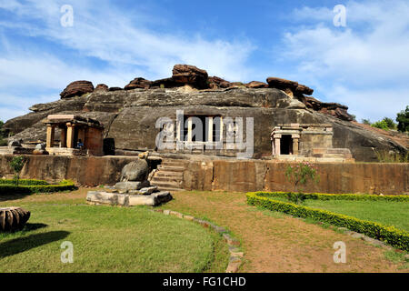 Brahmanical Tempio nella Grotta Ravanaphadi Aihole Karnataka India Asia Ott 2010 Foto Stock