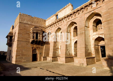 Parte di Hindola Mahal a Mandu , Madhya Pradesh , India Foto Stock