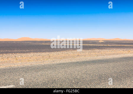 Le dune di sabbia del deserto del Sahara, Merzouga, Marocco Foto Stock