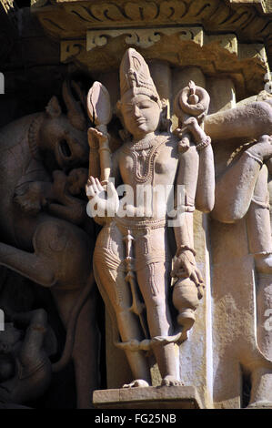Dikpala sulla parete del tempio jagadambi Khajuraho Madhya Pradesh india Foto Stock