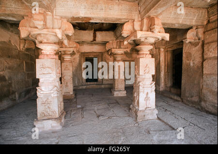 Interno del tempio achyutaraya ; Hampi ; Karnataka ; India Foto Stock