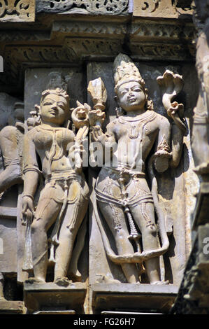 Shiva scultura sulla parete del tempio vishvanath Khajuraho Madhya Pradesh india Foto Stock