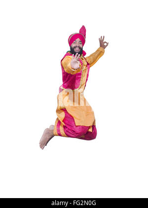 Eseguire ballerini folk dance bhangra signor#779B Foto Stock