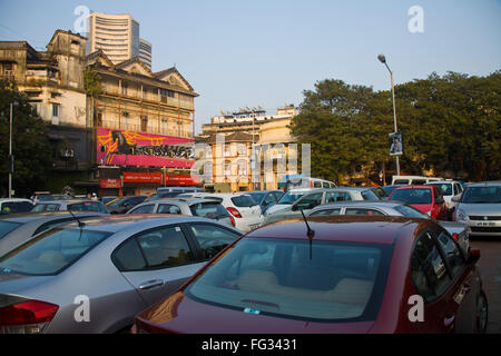 Parcheggio auto in kala ghoda murale raffigurante ; Bombay ; Mumbai ; Maharashtra ; India 16 12 2009 Foto Stock