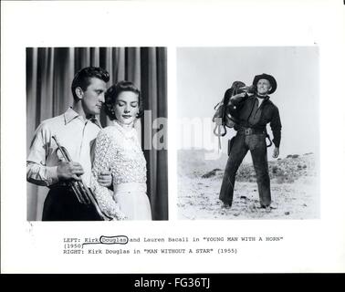 1955 - Sinistra: Kirk Douglas e Lauren Bacall in ''Giovane con un avvisatore acustico'' (1950) Destra: Kirk Douglas in ''Man senza una stella'' (1955) © Keystone Pictures USA/ZUMAPRESS.com/Alamy Live News Foto Stock