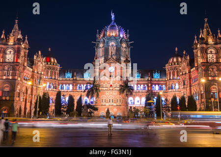 Stazione ferroviaria Chhatrapati Shivaji Terminus (CST) , precedentemente noto come Victoria Terminus, uno di Mumbai edifici più famosi Foto Stock