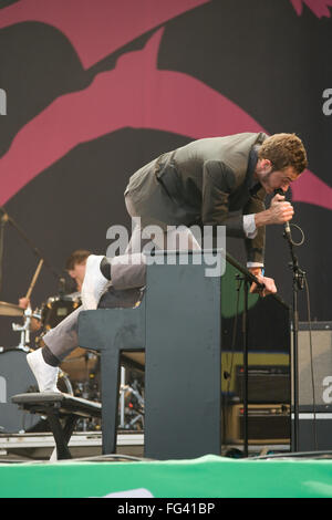 I redattori di eseguire sulla fase della piramide al Glastonbury Festival 2008, Somerset, Inghilterra, Regno Unito. Foto Stock