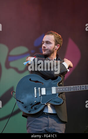 I redattori di eseguire sulla fase della piramide al Glastonbury Festival 2008, Somerset, Inghilterra, Regno Unito. Foto Stock