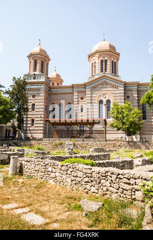 San Pietro e San Paolo apostoli Cathedral e resti di antiche Tomis, Constanta, Romania Foto Stock
