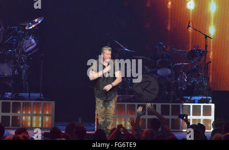 Las Vegas, Nevada, USA. Xvii Feb, 2016. Il cantante Gary LeVox, cantante di musica country gruppo Rascal Flatts esegue sulla serata di apertura della loro residenza musicale in corrispondenza del giunto all'interno dell'Hard Rock Hotel & Casino in febbraio 17, 2016 a Las Vegas, Nevada Credit: Marcel Thomas/ZUMA filo/Alamy Live News Foto Stock