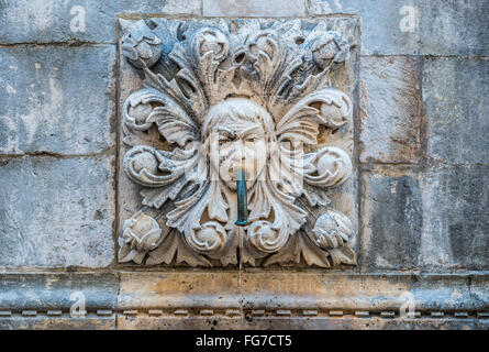 Dettagli di grande Onofrio la fontana a Stradun strada principale della Città Vecchia di Dubrovnik, Croazia Foto Stock