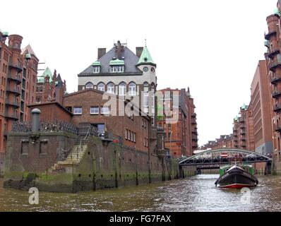 Geografia / viaggi, Germania, Amburgo, Speicherstadt, moated castle Speicherstadt, Additional-Rights-Clearance-Info-Not-Available Foto Stock