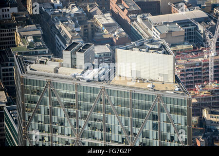 Un vicino la vista aerea della sommità di Broadgate Tower nella città di Londra Foto Stock