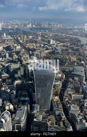 Una veduta aerea di 20 Fenchurch Street, comunemente noto come il walkie talkie edificio Foto Stock