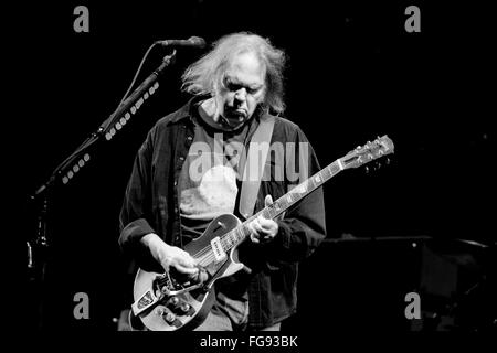 Neil Young effettuando al Glastonbury Festival 2009, Somerset, Inghilterra, Regno Unito. Foto Stock