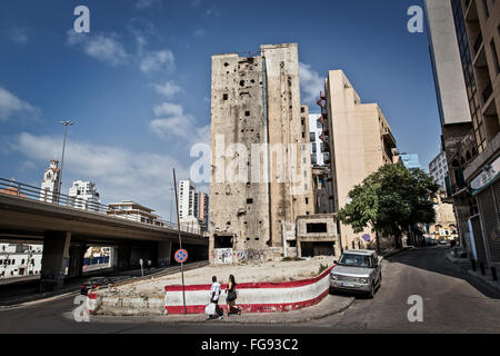 Colpo fino casa combattuto durante la guerra civile "linea verde" a Beirut. Foto Stock