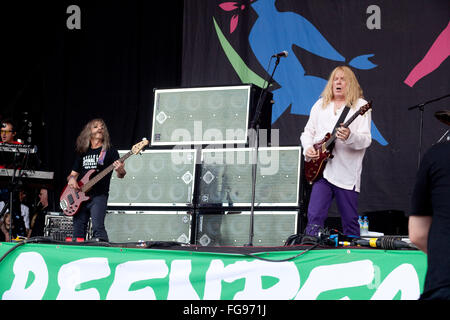 Spinal Tap eseguendo sulla fase della piramide, Glastonbury Festival 2009, Somerset, Inghilterra, Regno Unito. Foto Stock