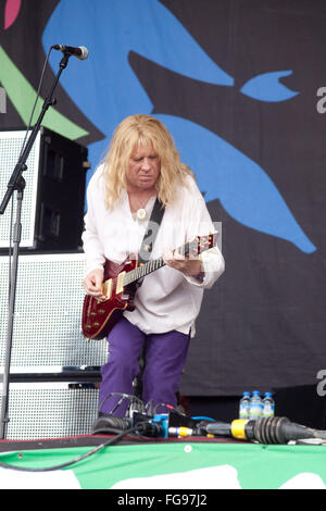 Spinal Tap eseguendo sulla fase della piramide, Glastonbury Festival 2009, Somerset, Inghilterra, Regno Unito. Foto Stock