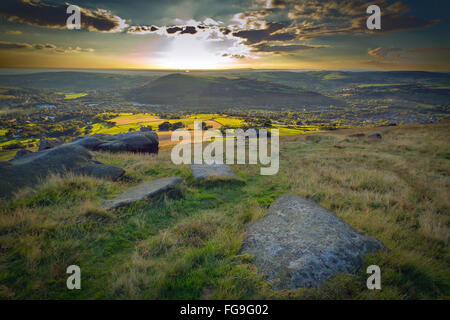 Una vista di Greenfield da pentole e padelle hill Foto Stock