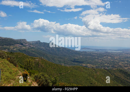 Geografia / viaggi, Italia, Sardegna, Baunei, vista verso l'Ogliastra pianura pianure, Baia di Arbatax, Monti del Gennargentu, Additional-Rights-Clearance-Info-Not-Available Foto Stock