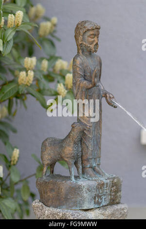 Geografia / viaggi, Baviera, Wasserburg am Inn, scultura su una fontana di Gesù Cristo con l'agnello di Dio, Additional-Rights-Clearance-Info-Not-Available Foto Stock