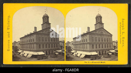 Questa fotografia di Joseph L. Bates mostra la Faneuil Hall a Boston, un sito storico noto per il suo ruolo nella storia americana e come mercato. Foto Stock