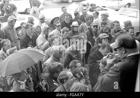 Driver 1965 incontro all inizio del Motorsport e formale e Grand Prix racing in Canada nella gara di Mosport via vicino Bownmanville, Ontario,1960 Foto Stock