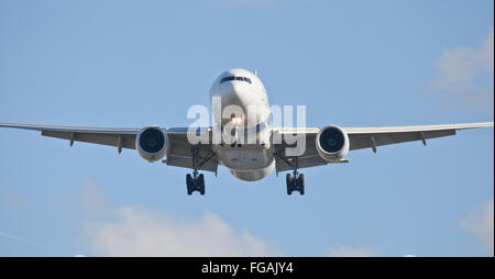 EL Al Israel Airlines Boeing 777 4X-ECF venuta in terra a Londra Heathrow Airport LHR Foto Stock