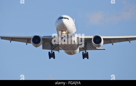 EL Al Israel Airlines Boeing 777 4X-ECF venuta in terra a Londra Heathrow Airport LHR Foto Stock