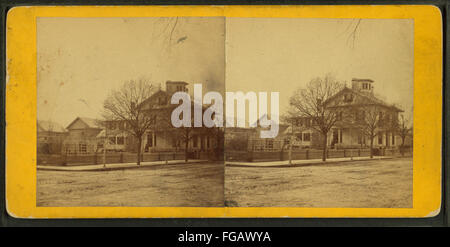 Una fotografia della collezione Robert N. Dennis che mostra varie vedute di Cambridge, Massachusetts. L'immagine cattura l'architettura e il paesaggio della città, evidenziando le caratteristiche principali. Foto Stock