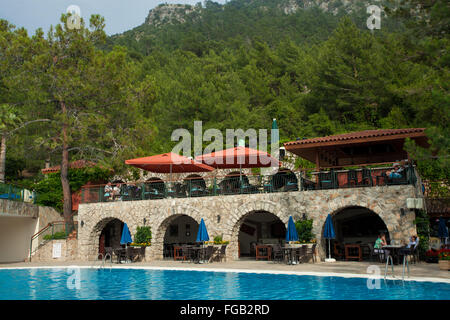 Una piscina esterna in un bagno turco hotel Foto Stock